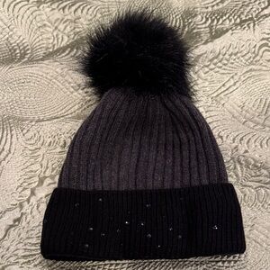 Black Knit Pom-Pom Beanie
